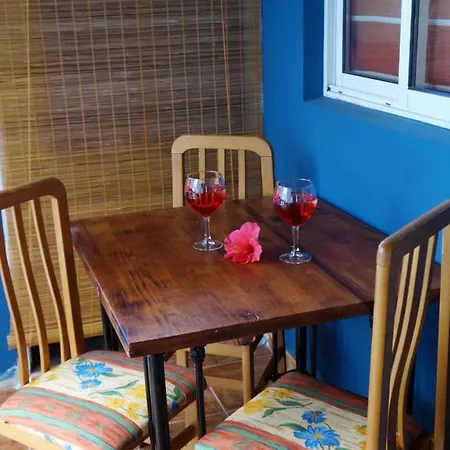 2 Bedrooms With Wifi At Arona